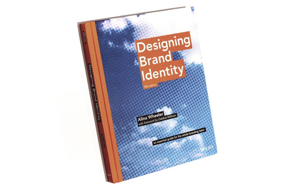 طراحی هویت برند: یک راهنمای اساسی برای تمامی اعضای تیم برندینگ